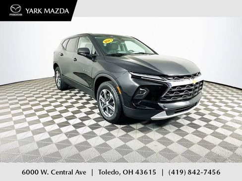 Used 2023 Chevrolet Blazer LT FWD image 1