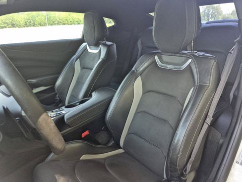 Used 2019 Chevrolet Camaro SS RWD image 15