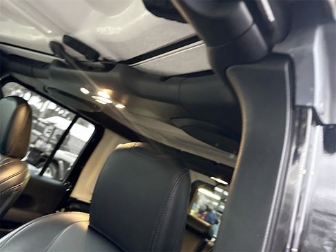 Used 2023 Jeep Wrangler Unlimited Sahara image 20