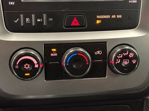 Used 2016 GMC Acadia SLE FWD image 28