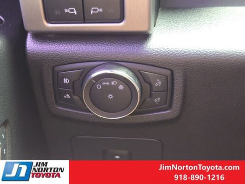 Used 2017 Ford F150 Platinum w/ Equipment Group 701A Luxury AWD/4WD image 24