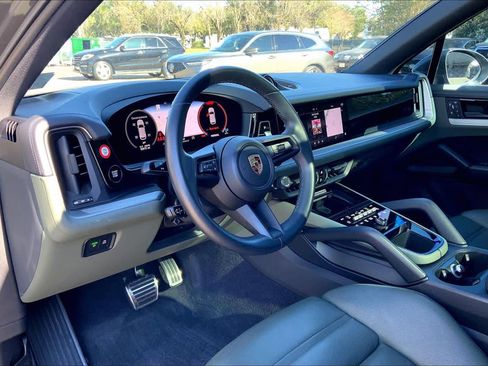 Used 2024 Porsche Cayenne S image 16