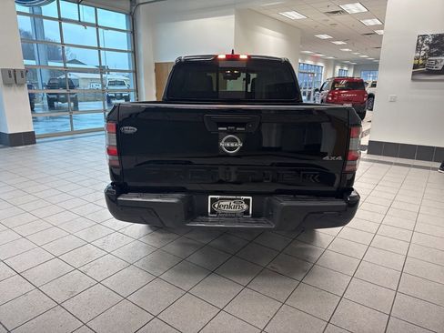 Used 2025 Nissan Frontier SV image 16