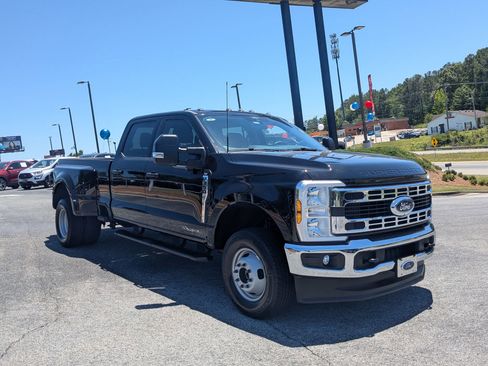 Used 2025 Ford F350 XLT w/ 360-Degree Camera Package AWD/4WD image 3