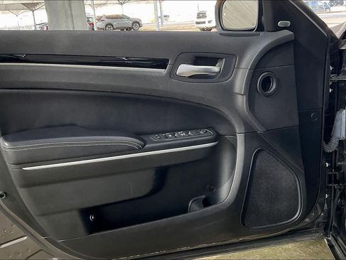 Used 2023 Chrysler 300 S image 21