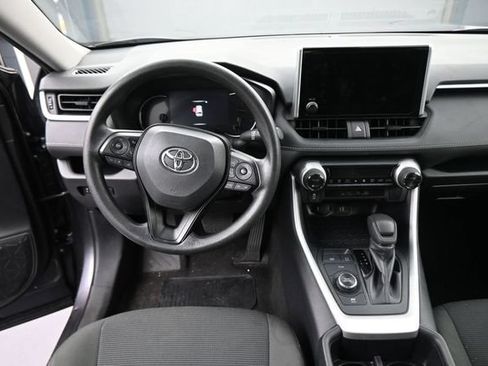Used 2025 Toyota RAV4 LE AWD/4WD image 22