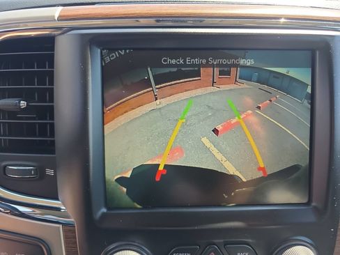 Used 2015 RAM 2500 Laramie w/ Black Appearance Group AWD/4WD image 23