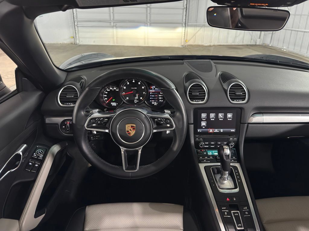 Used 2018 Porsche 718 Boxster RWD image 37
