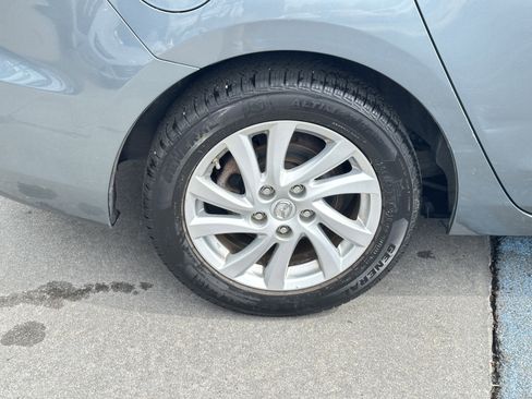 Used 2012 MAZDA MAZDA3 i Touring image 16