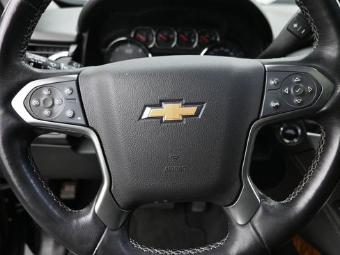 Used 2020 Chevrolet Suburban Premier image 19
