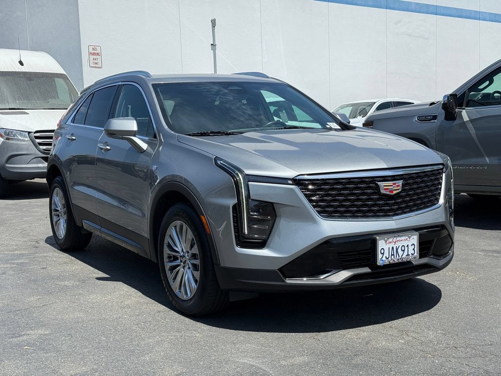 Used 2024 Cadillac XT4 Premium Luxury FWD image 5