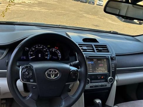 Used 2014 Toyota Camry XLE w/ Leather Package FWD image 29