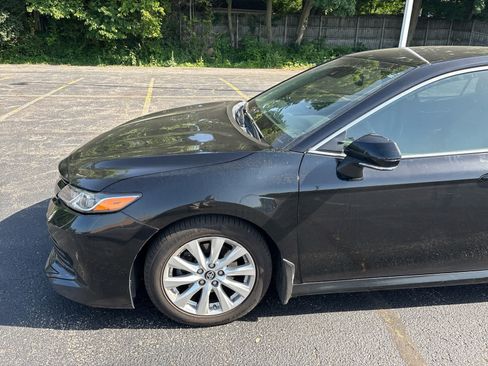 Used 2019 Toyota Camry LE w/ Convenience Package FWD image 2