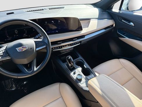 Certified 2025 Cadillac XT4 Premium Luxury image 28