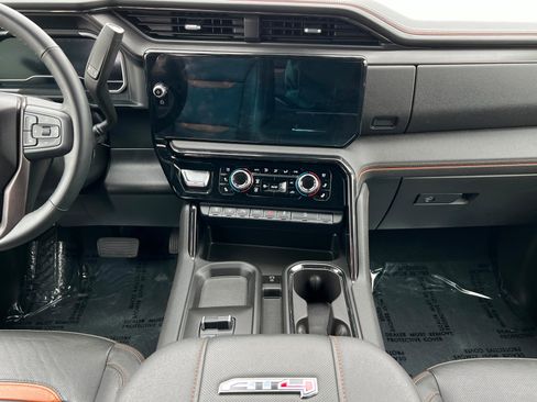 Used 2024 GMC Sierra 2500 AT4 w/ AT4 Premium Plus Package image 13