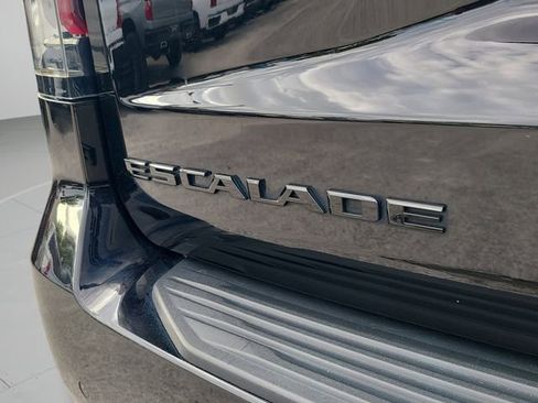Used 2022 Cadillac Escalade Sport Platinum w/ LPO, ONYX Package AWD/4WD image 32