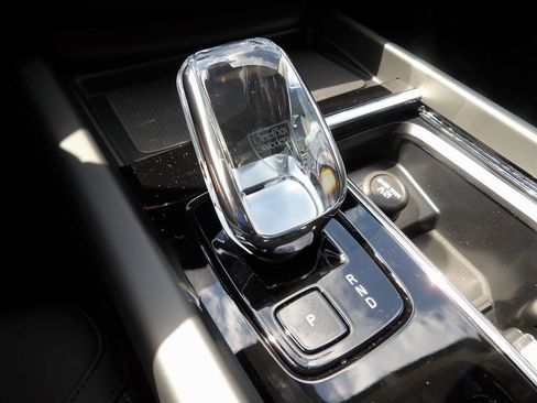 New 2026 Volvo XC60 B5 Plus w/ Protection Package Premier image 21