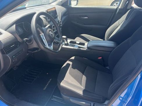 Used 2024 Nissan Sentra SV FWD image 9