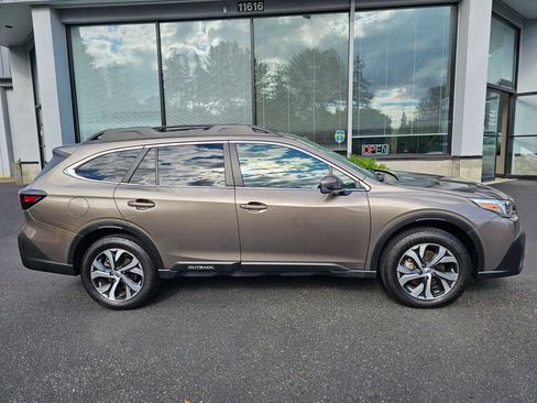 Used 2022 Subaru Outback Limited AWD/4WD image 8