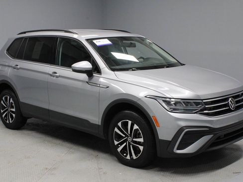 Used 2022 Volkswagen Tiguan S image 1