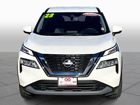 Used 2023 Nissan Rogue SV image 4