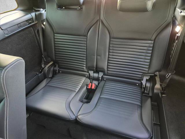 Certified 2025 Land Rover Discovery S AWD/4WD image 21