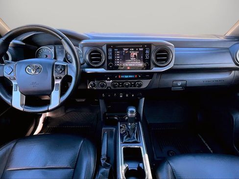 Used 2019 Toyota Tacoma Limited image 15