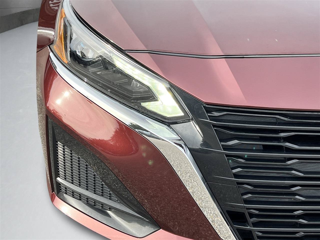 Used 2025 Nissan Altima 2.5 SV FWD image 5
