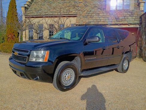 Used 2007 Chevrolet Suburban 2500 LT w/ LT Preferred Equipment Group image 5