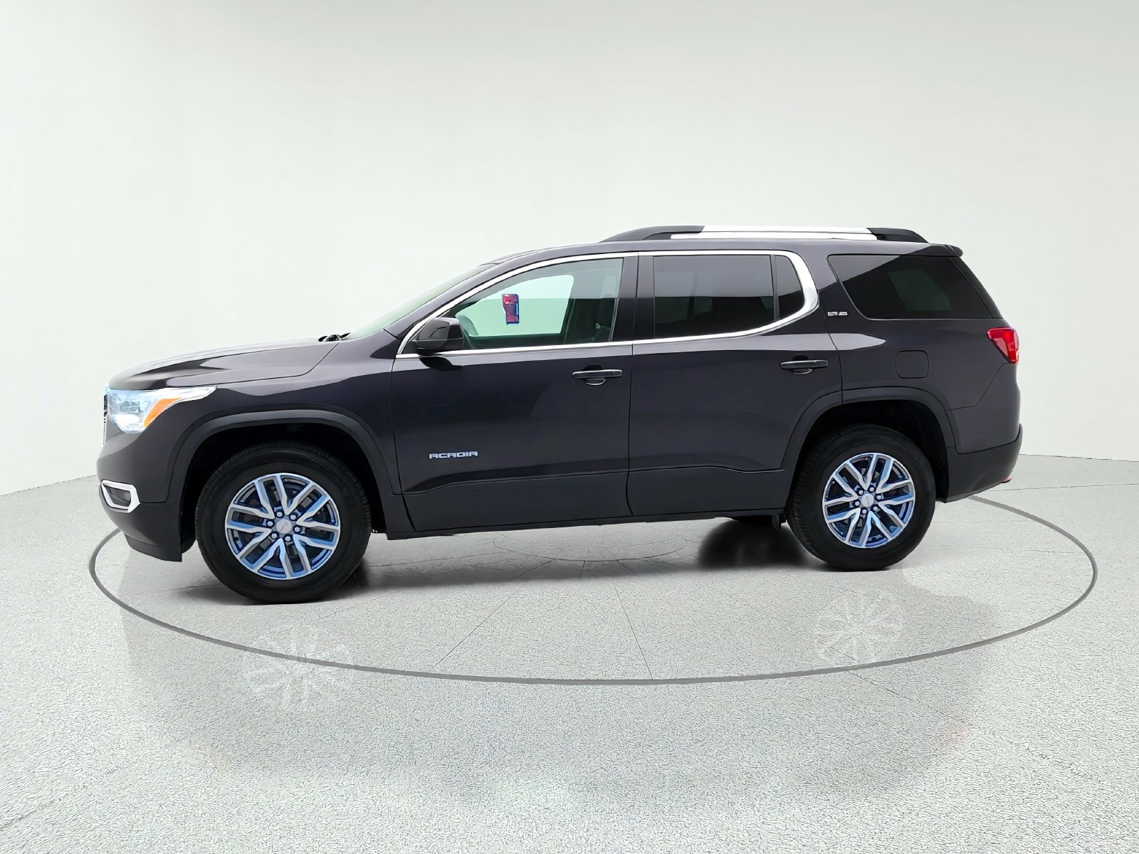 Used 2017 GMC Acadia SLE FWD image 3
