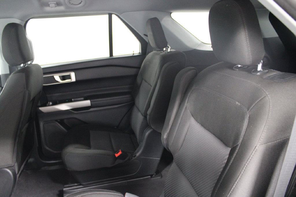 Used 2024 Ford Explorer XLT RWD image 18