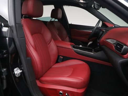 Certified 2023 Maserati Levante GT image 15