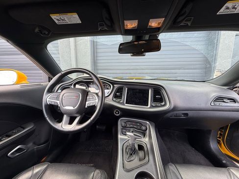 Used 2017 Dodge Challenger GT w/ Driver Convenience Group image 10