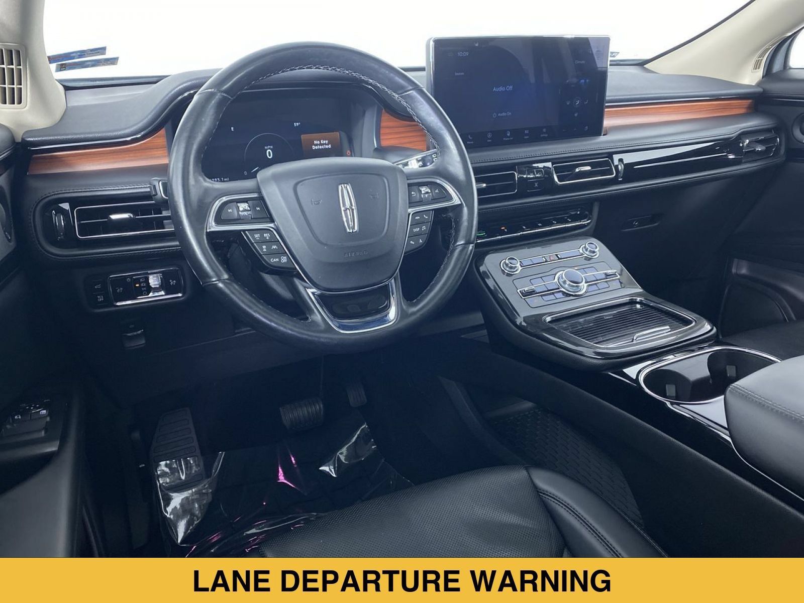 Used 2023 Lincoln Nautilus Reserve w/ Equipment Group 201A AWD/4WD image 2