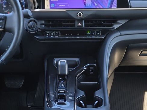 Used 2024 Toyota Crown Limited w/ Advanced Technology Package image 18