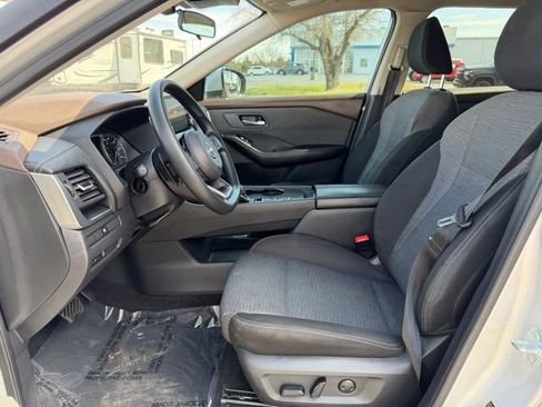 Used 2023 Nissan Rogue SV FWD image 16