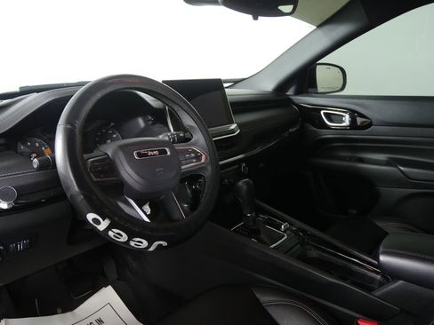 Used 2024 Jeep Compass Latitude w/ Convenience Group image 11