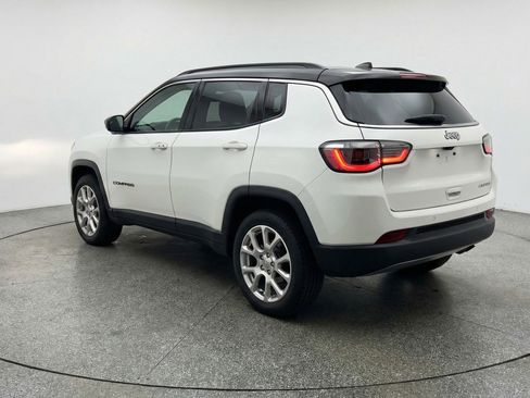 Used 2025 Jeep Compass Limited AWD/4WD image 6
