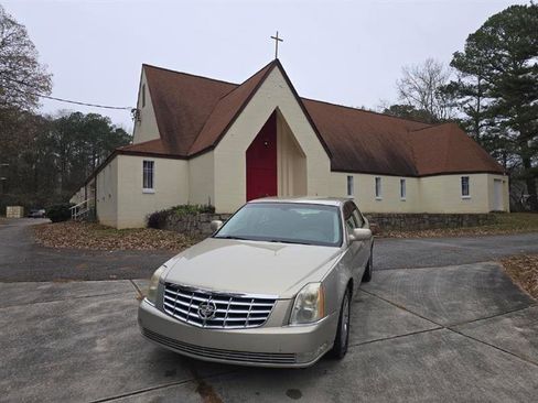 Used 2007 Cadillac DTS FWD image 2
