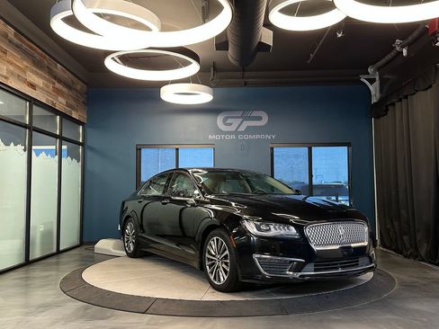 Used 2019 Lincoln MKZ Reserve FWD image 1