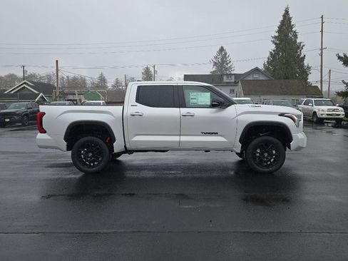 New 2025 Toyota Tundra Limited image 7