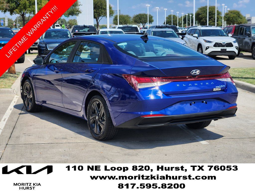 Used 2023 Hyundai Elantra Blue FWD image 3