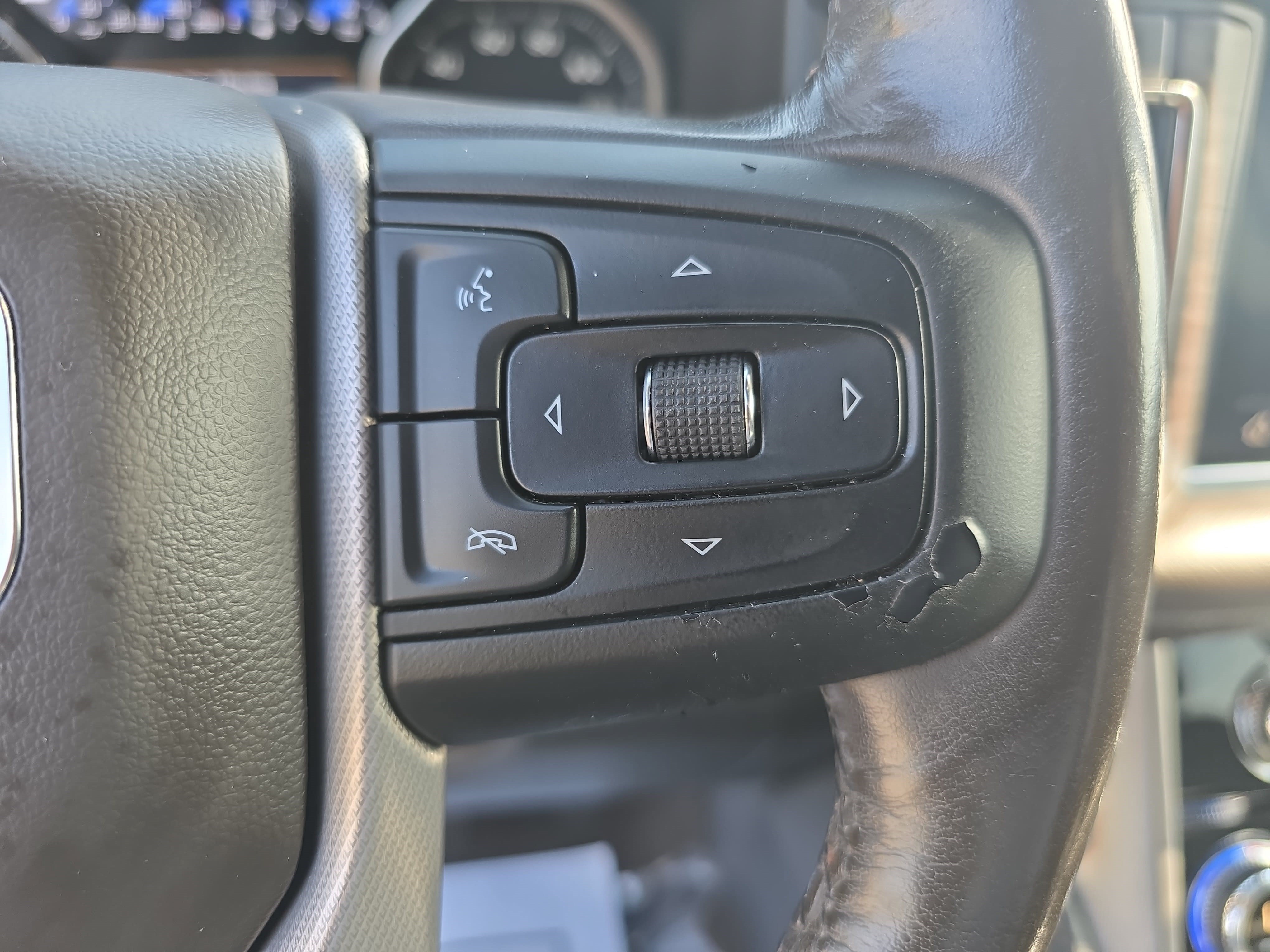 Used 2021 GMC Yukon Denali w/ Denali Premium Package RWD image 18