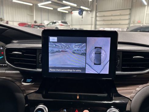 Certified 2023 Ford Explorer Limited image 12