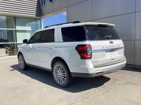 Used 2024 Ford Expedition Limited AWD/4WD image 4