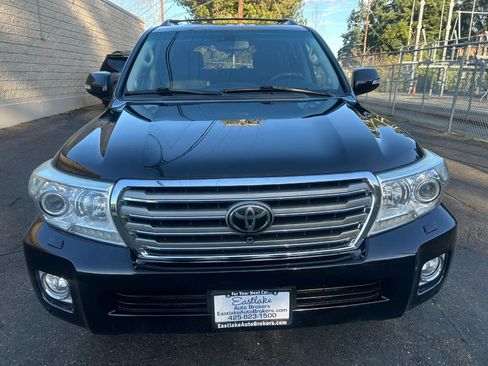 Used 2013 Toyota Land Cruiser image 2