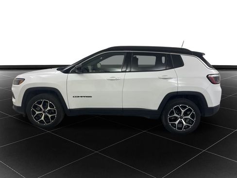 Used 2025 Jeep Compass Limited image 2