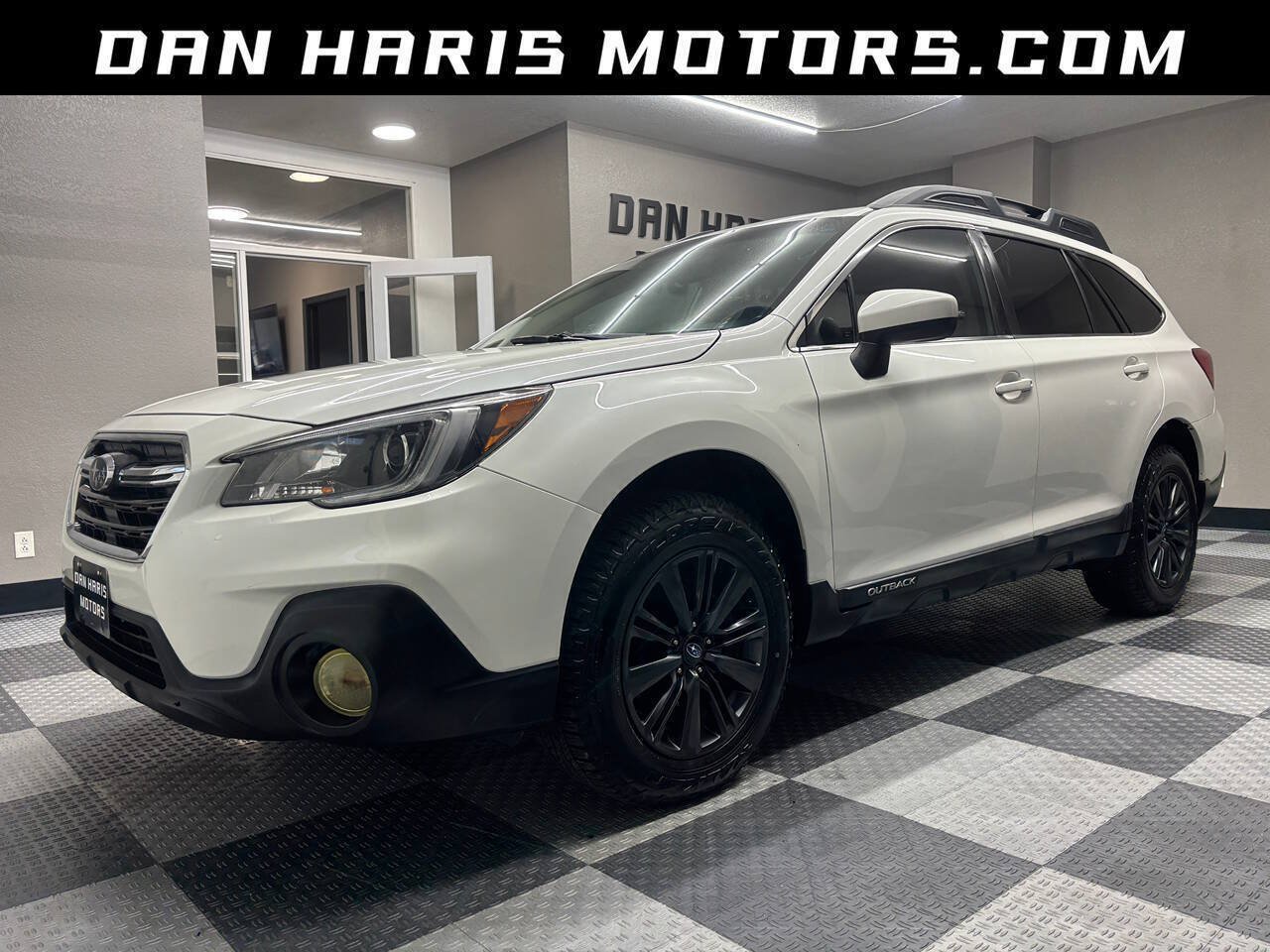 Used 2018 Subaru Outback 2.5i Premium w/ Popular Package #1 AWD/4WD image 1