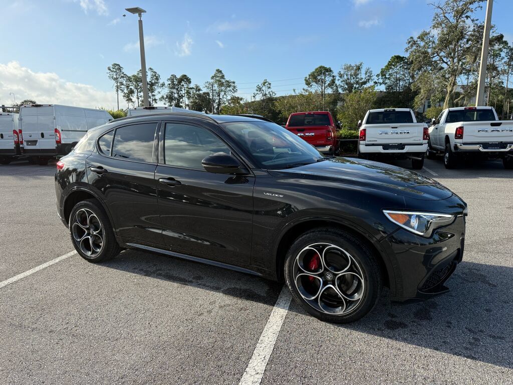 Used 2023 Alfa Romeo Stelvio Veloce AWD/4WD image 1