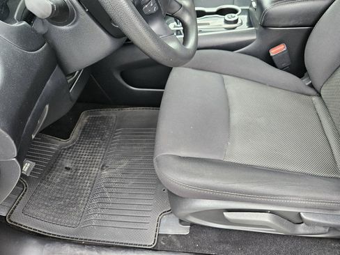 Used 2019 Nissan Pathfinder S AWD/4WD image 14